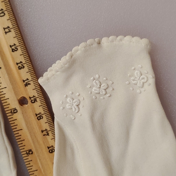 Vintage child size ivory cream gloves 1st Communion Confirmation dress - Picture 3 of 13
